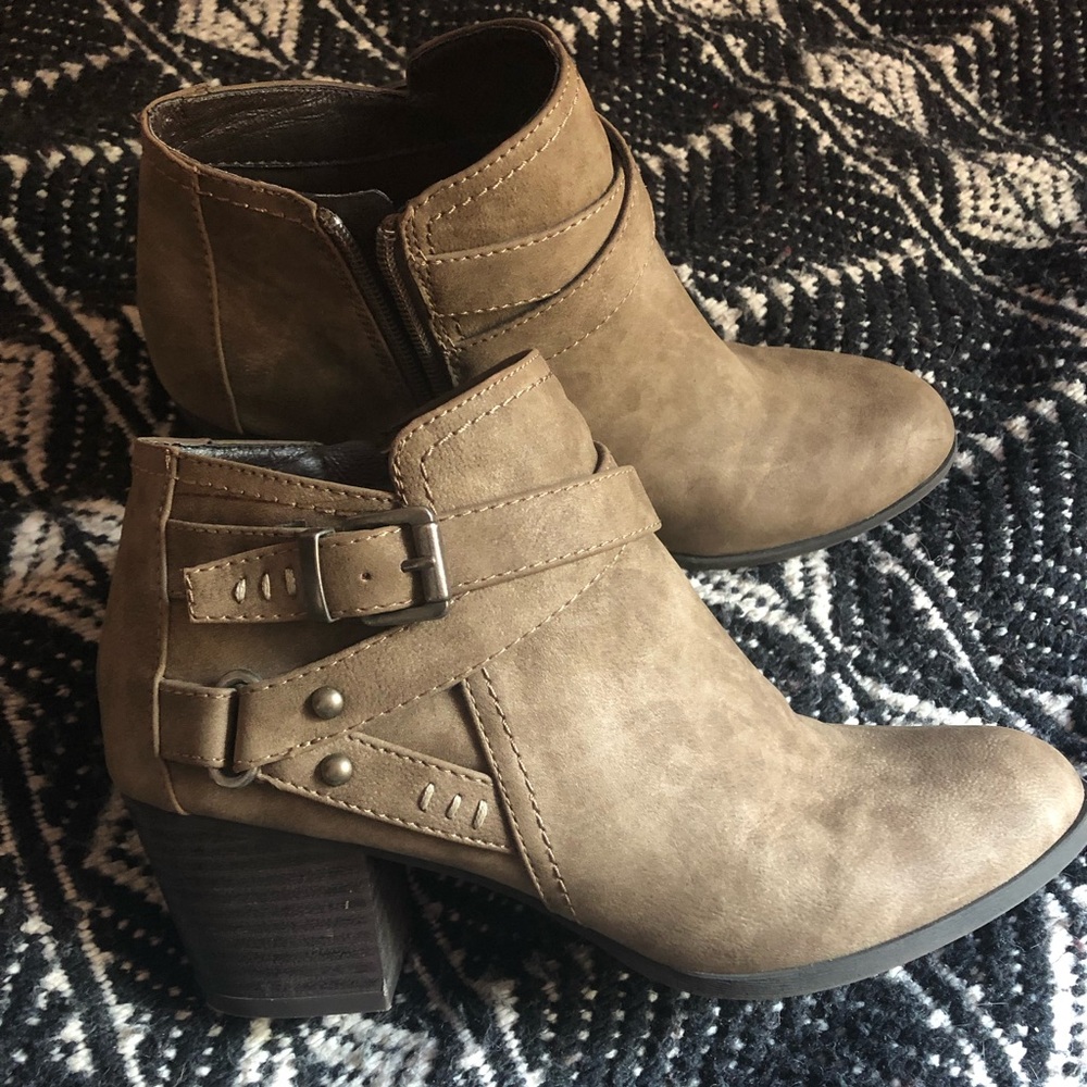 Buckle ankle heeled boots